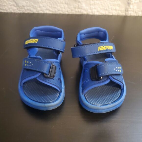 Kid's Ridger Swiftwater sandal sz 6/7 - Picture 3 of 8